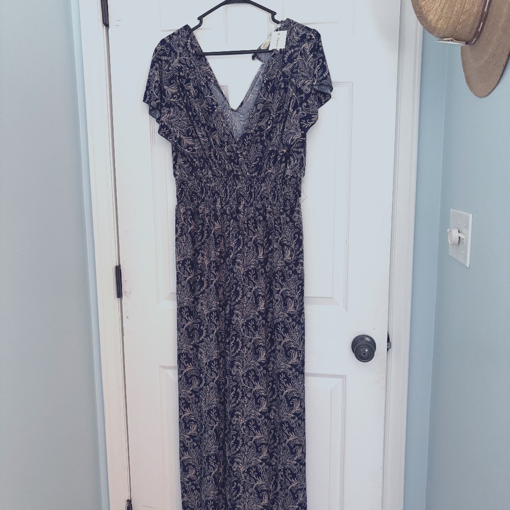 Navy  short sleeve ,Jumpsuit BEAUTIFUL NWT 2x/3x